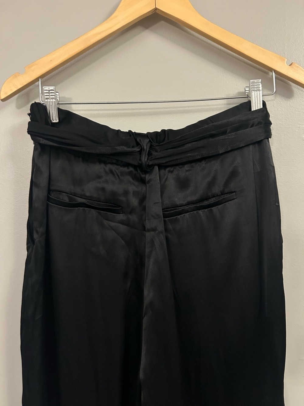 Anthropologie Ettitwa Black Satin Tie-Waist Tapered Pants Size 8 - Picture 5 of 10